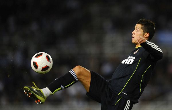 意甲登顶！让2追3 米兰3-2客胜都灵反超两强 普利西奇替补双响